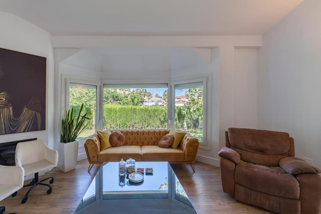 Benalmadena, Av. Del Higueron Villa Benalmádena