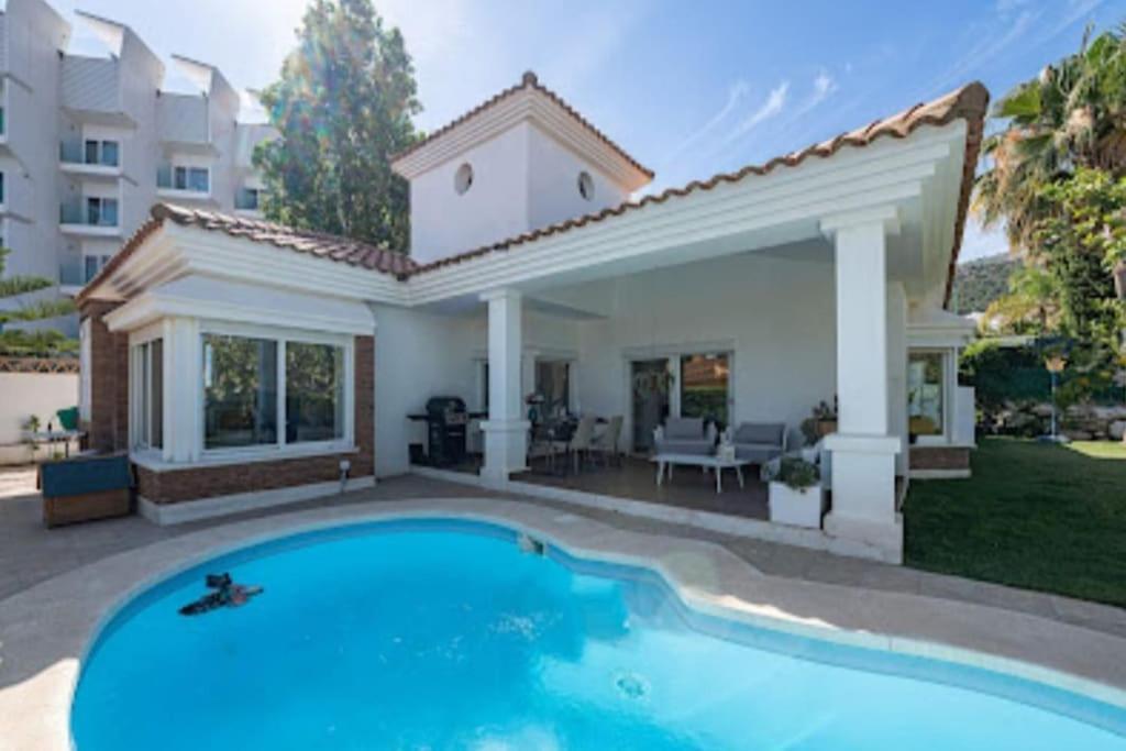 Villa Benalmadena, Av. Del Higueron *